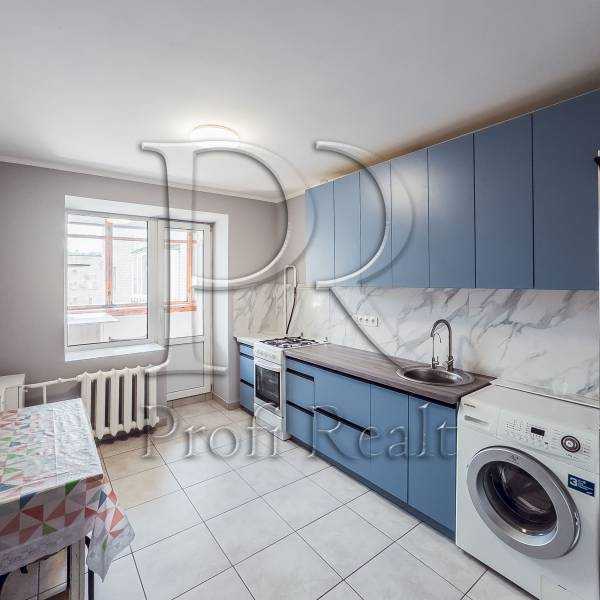 Продажа 4-комнатной квартиры 87 м², Межигорская ул., 43/52