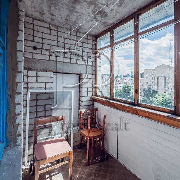 Продажа 4-комнатной квартиры 87 м², Межигорская ул., 43/52