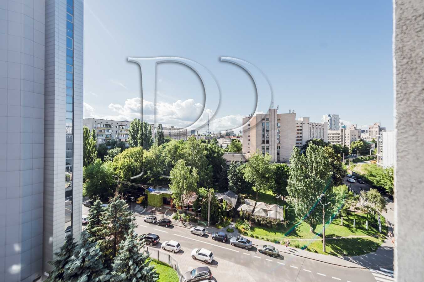 Продажа 3-комнатной квартиры 83 м², Шолуденко ул., 30