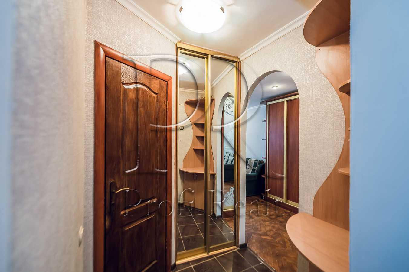 Продаж 1-кімнатної квартири 29 м², Озерна вул., 7