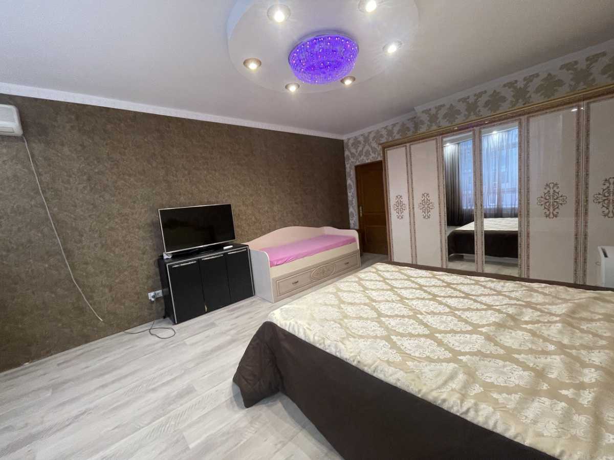 Продажа 1-комнатной квартиры 57 м², Николая Ушакова ул., 1Д