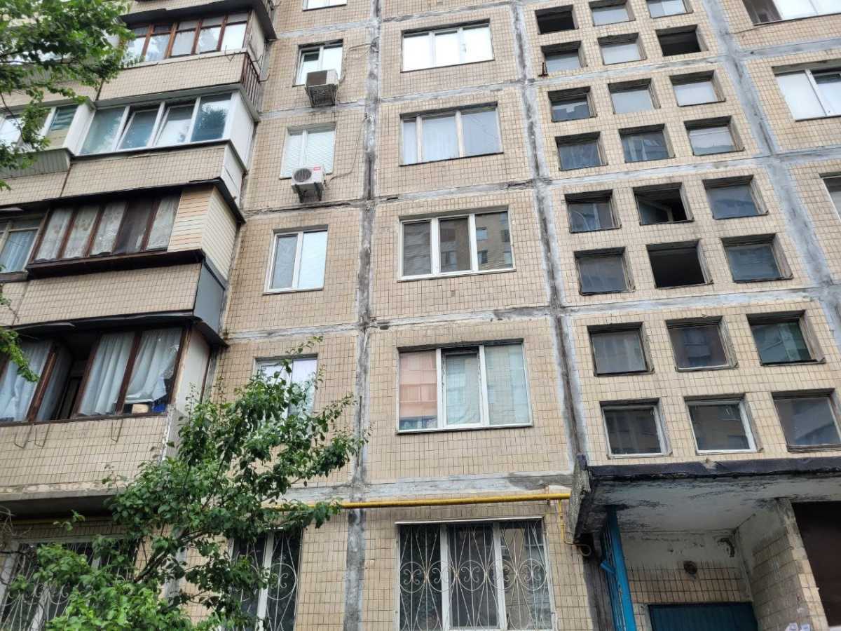 Продаж 2-кімнатної квартири 46 м², Автозаводська вул., 17