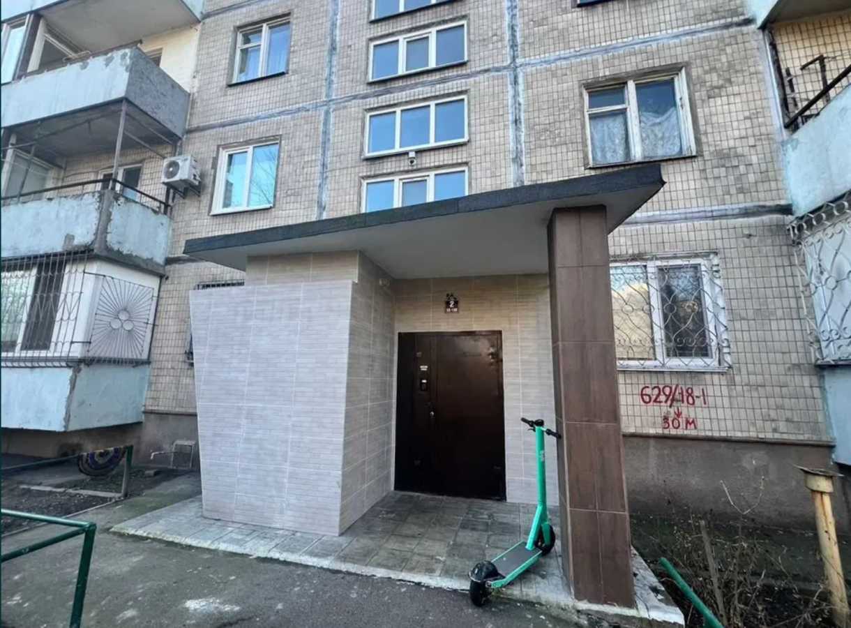 Продаж 2-кімнатної квартири 52 м², Русанівська наб., 18