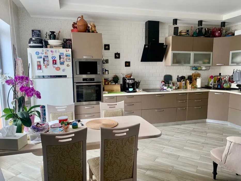 Продажа 3-комнатной квартиры 84 м², Семьи Кульженков ул., 31А