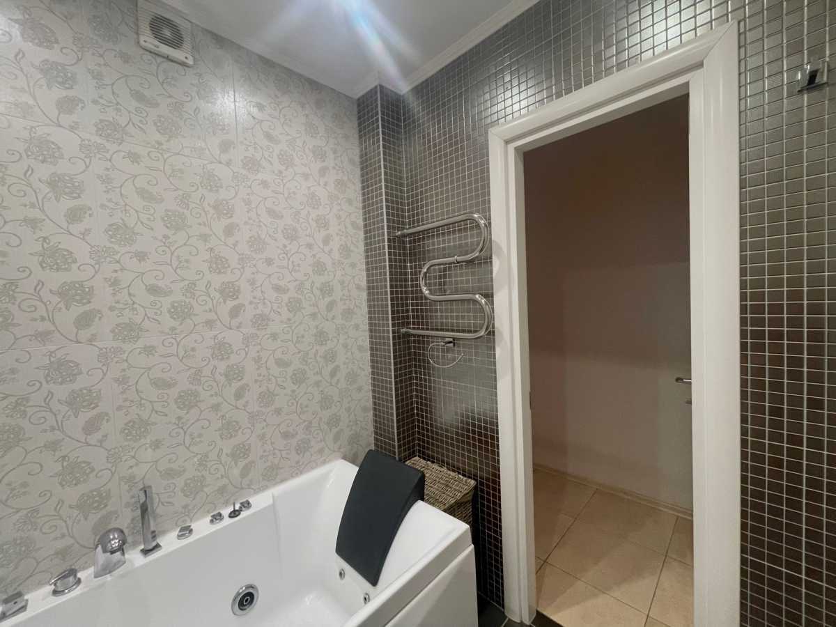 Продаж 3-кімнатної квартири 91.7 м², Феодосійський пров., 14А