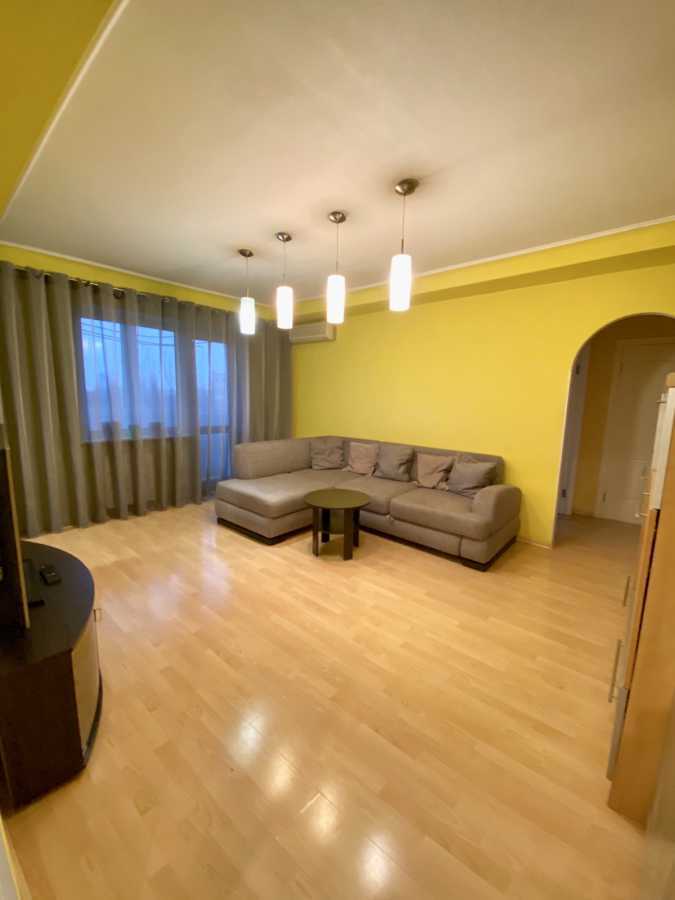 Продаж 3-кімнатної квартири 60 м², Дегтярівська вул., 58