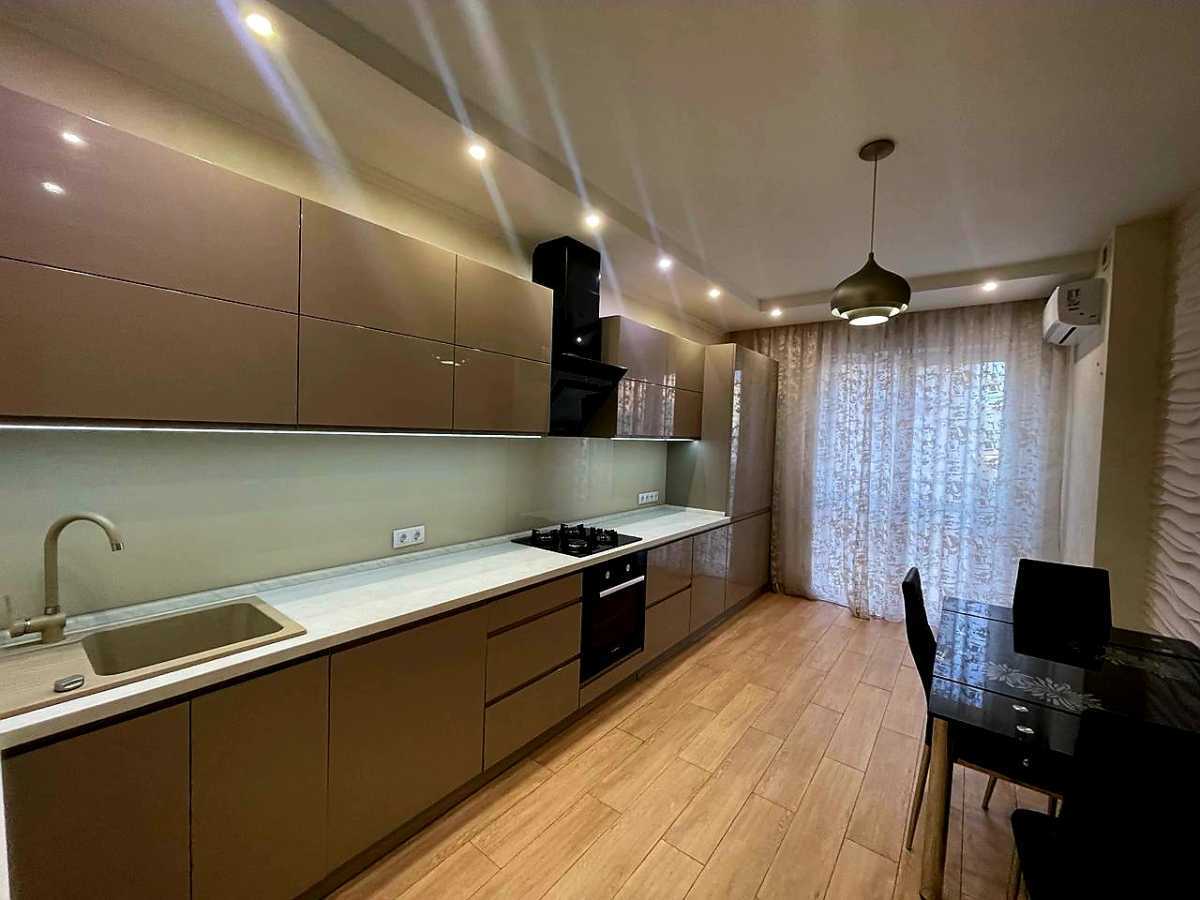 Продажа 3-комнатной квартиры 87 м², Метрологическая ул., 15А