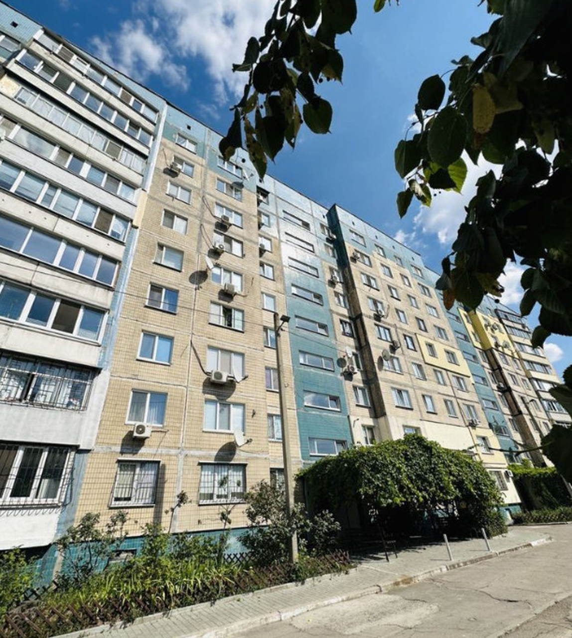 Продаж 4-кімнатної квартири 87 м², Шолохова вул., 25