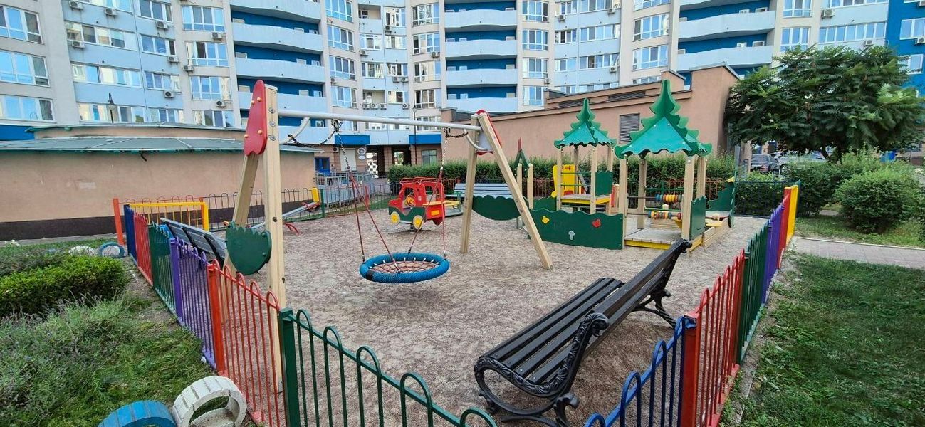 Продаж 2-кімнатної квартири 75.1 м², Авіаконструктора Ігоря Сікорського вул., 1