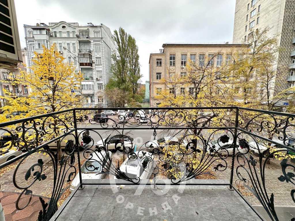 Продажа 1-комнатной квартиры 52 м², Шота Руставели ул., 36