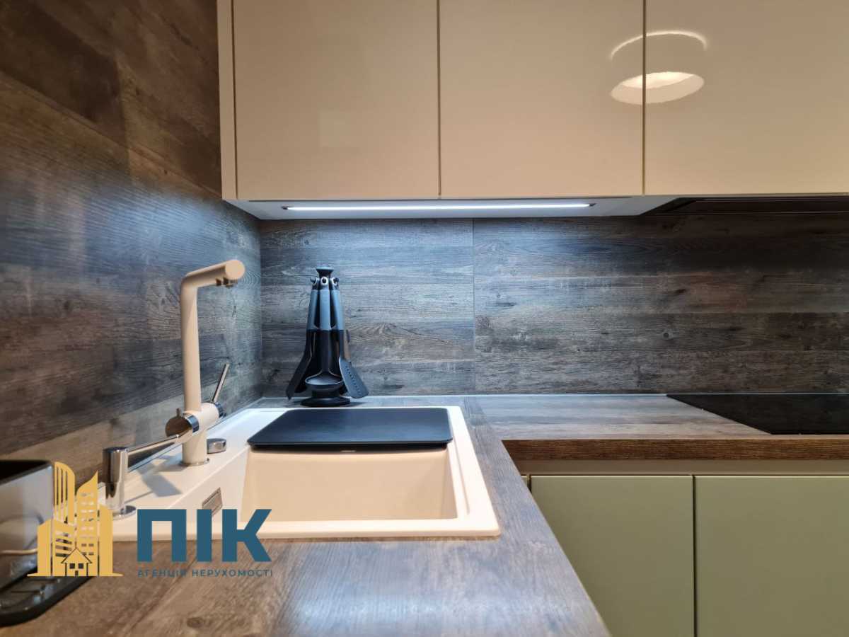 Продаж 2-кімнатної квартири 90 м², Генерала Матикіна вул., 12