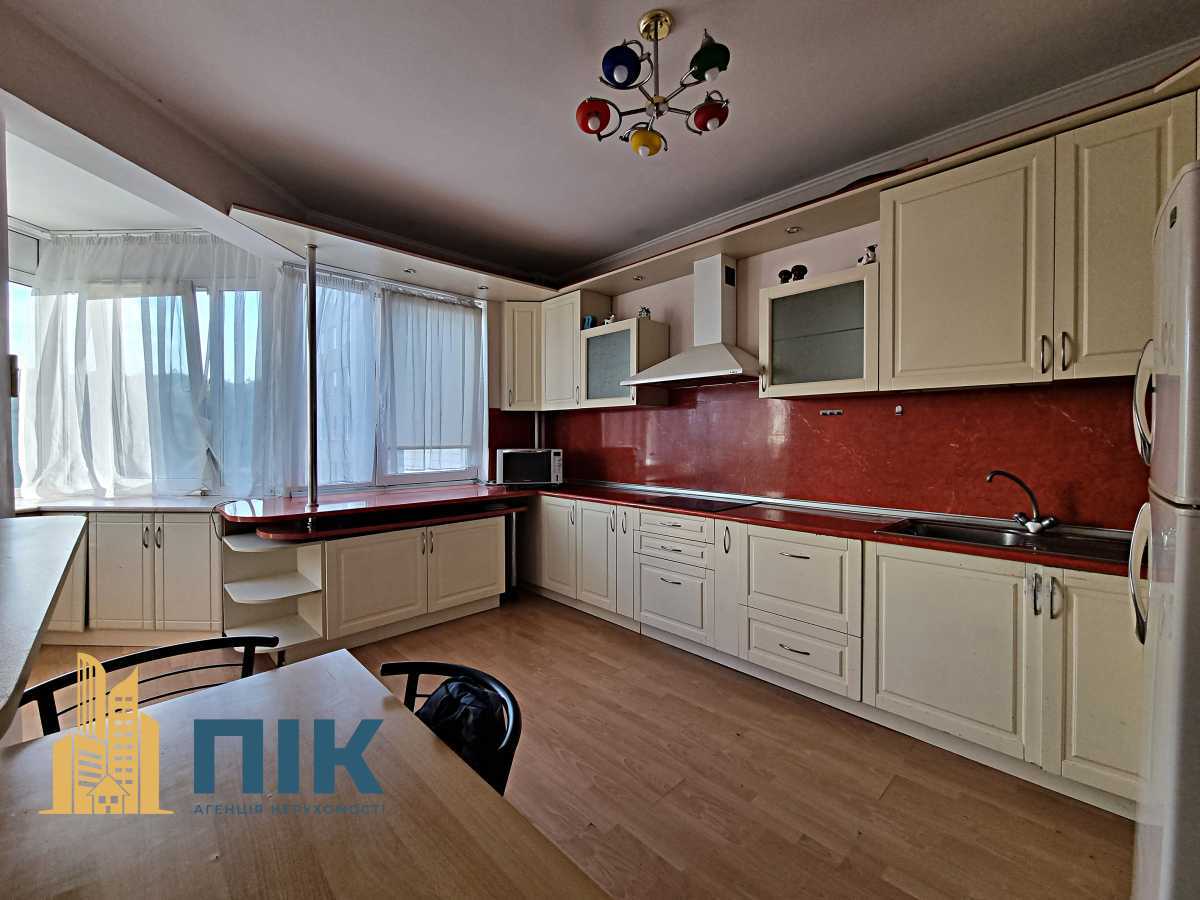 Продажа 4-комнатной квартиры 120 м², Гайдара, 27