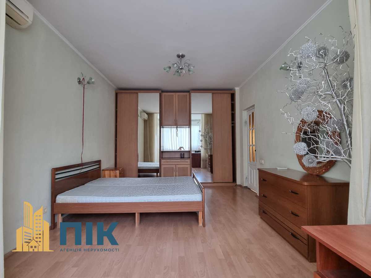 Продажа 4-комнатной квартиры 120 м², Гайдара, 27