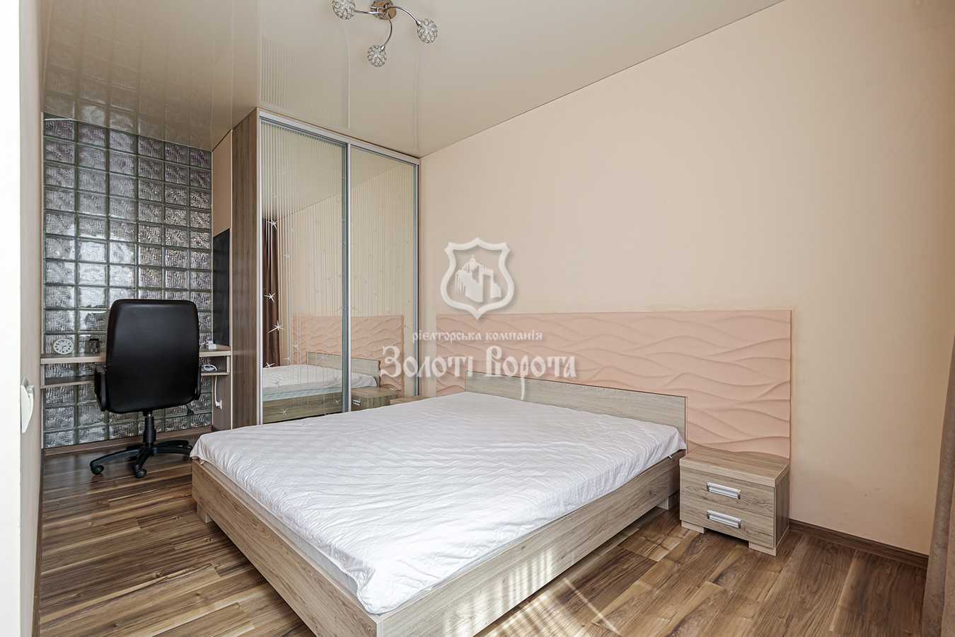 Продаж 1-кімнатної квартири 60 м², Бакинська вул., 37Д