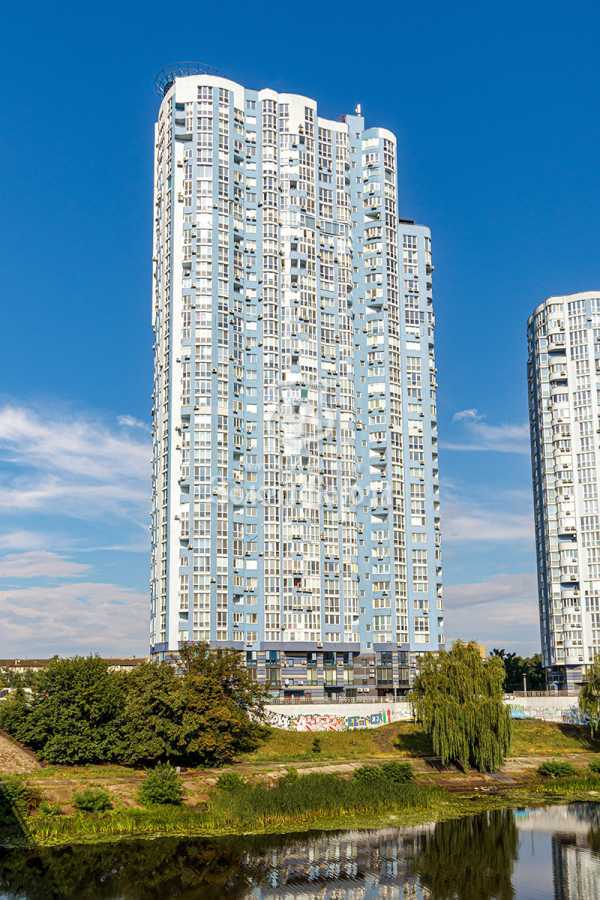 Продажа 2-комнатной квартиры 80 м², Соборности просп., 30А