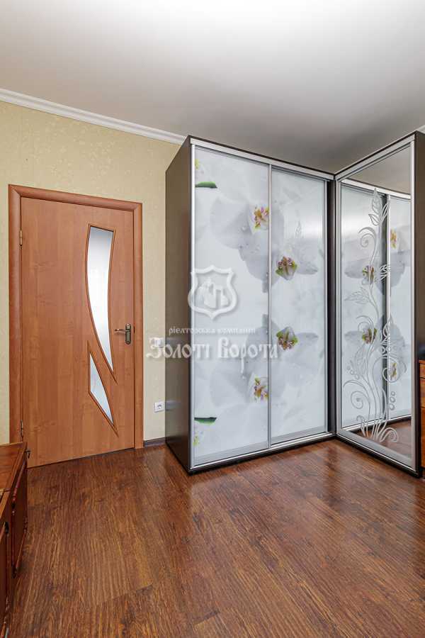 Продажа 1-комнатной квартиры 55 м², Николая Закревского ул., 42А