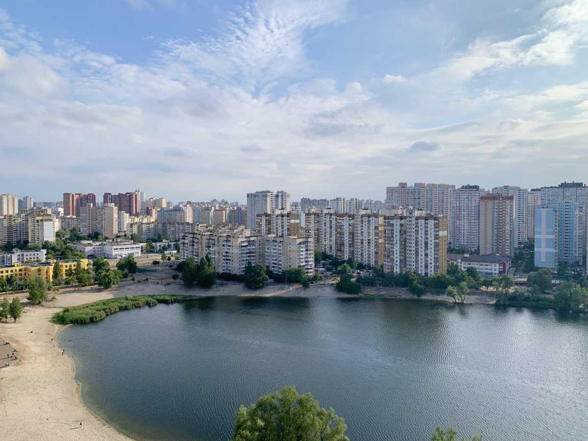 Продаж 1-кімнатної квартири 55 м², Ревуцького вул., 9