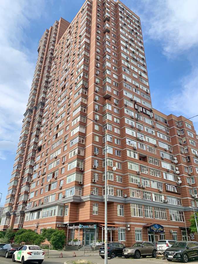 Продаж 1-кімнатної квартири 55 м², Ревуцького вул., 9