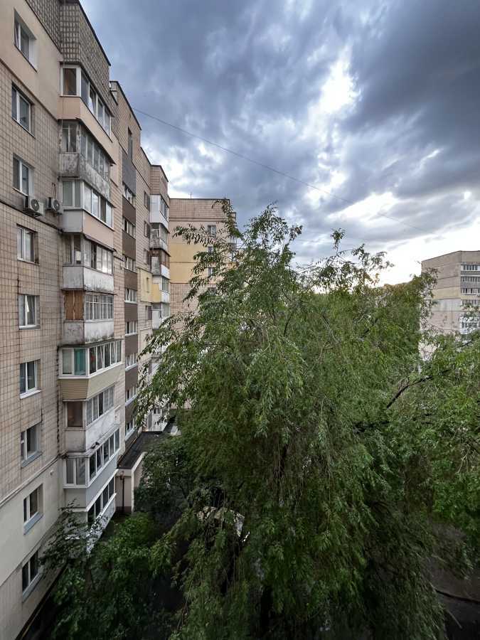 Продаж 3-кімнатної квартири 66 м², Святошинська вул., 6