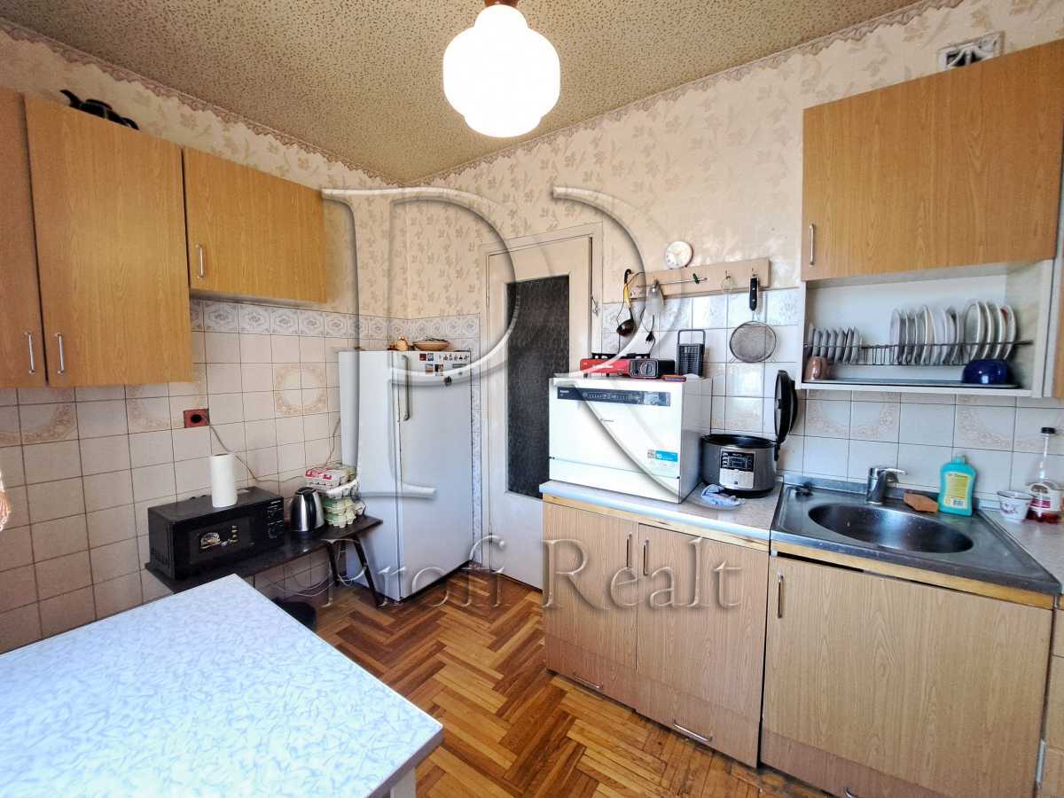 Продажа 2-комнатной квартиры 54 м², Владимира Маяковского просп., 77