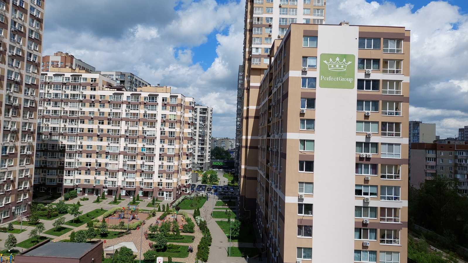 Продаж 2-кімнатної квартири 63.5 м², Олександра Олеся вул., 2В