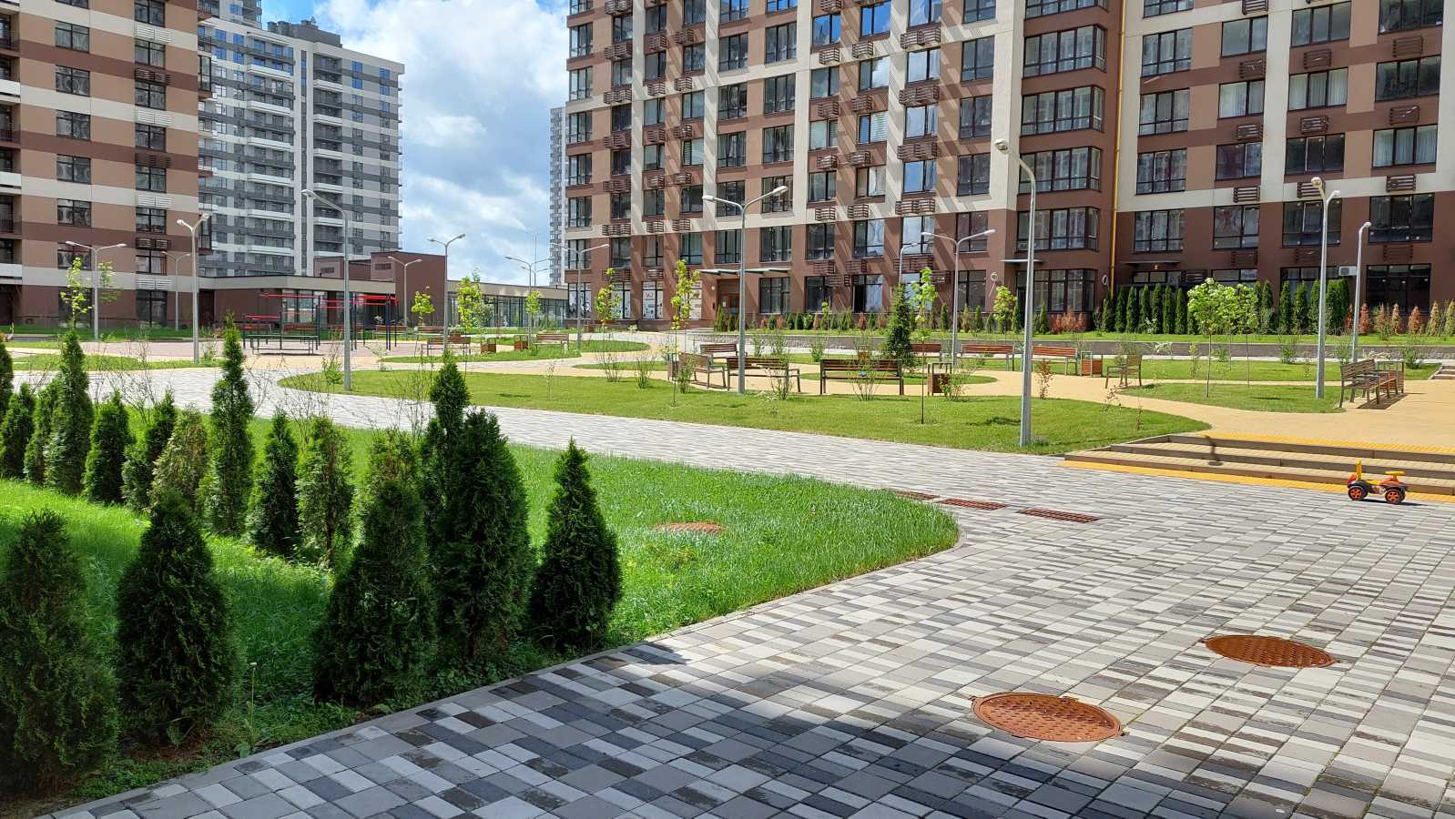 Продажа 2-комнатной квартиры 63.5 м², Александра Олеся ул., 2В