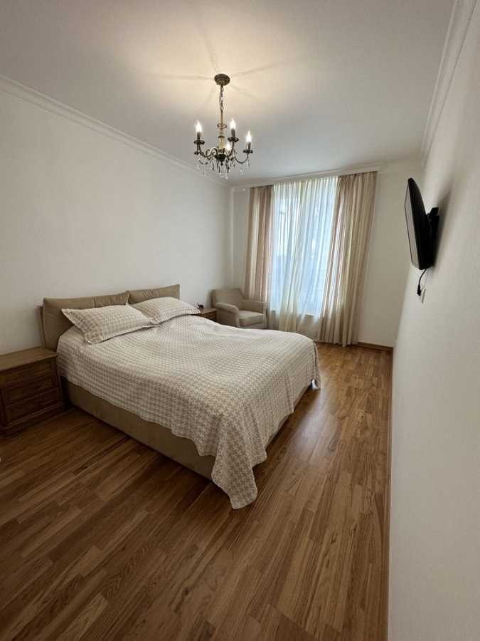 Продаж 1-кімнатної квартири 46 м², Анатолія Петрицького вул., 23А