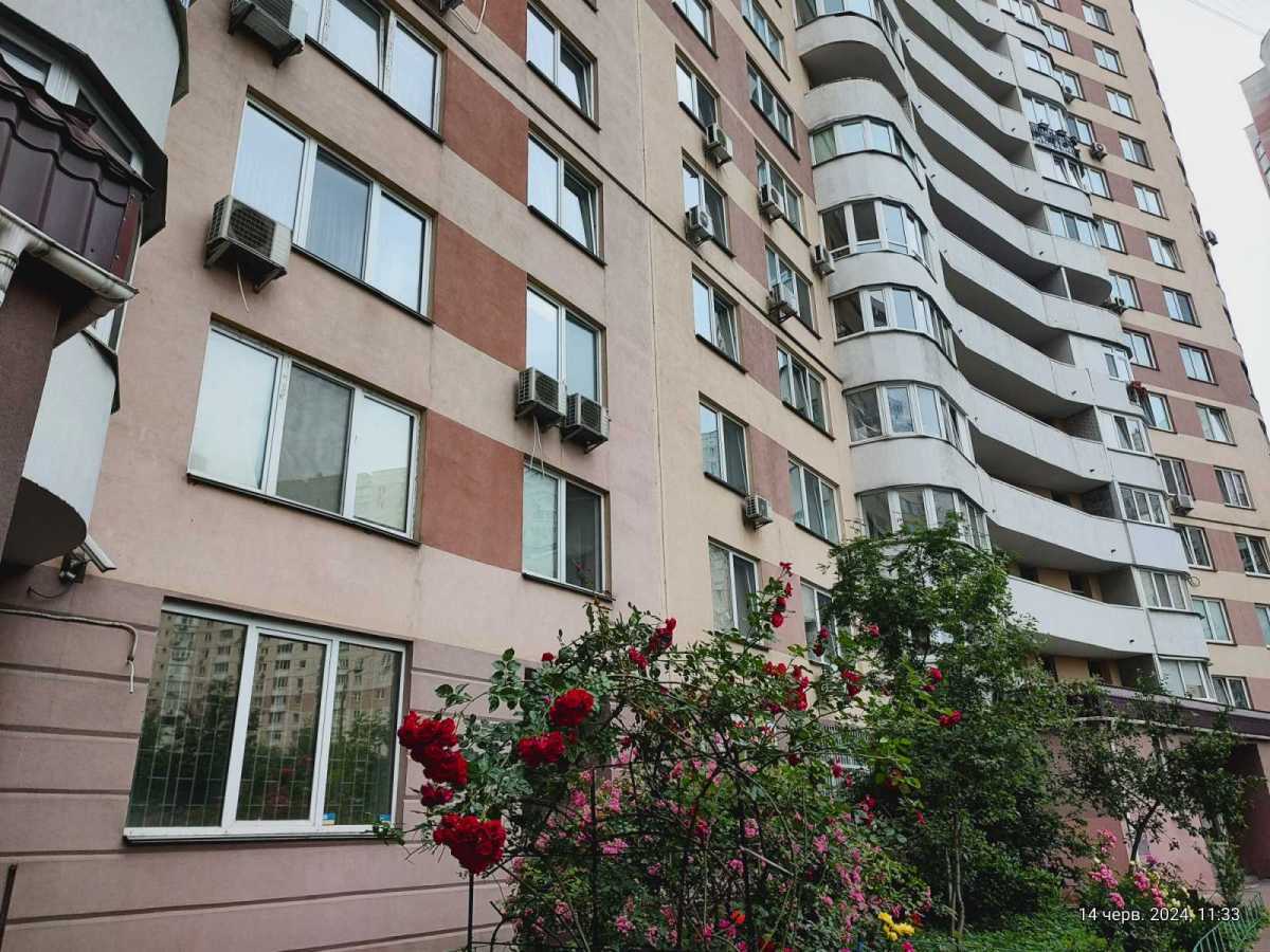 Продажа 2-комнатной квартиры 69 м², Елены Пчилки ул., 2