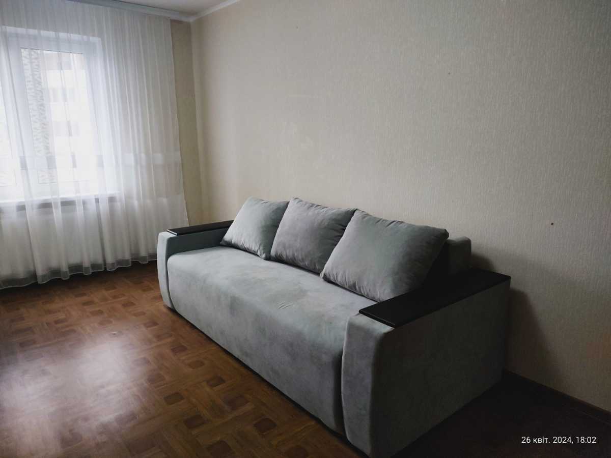 Продаж 2-кімнатної квартири 72 м², Ревуцького вул., 54