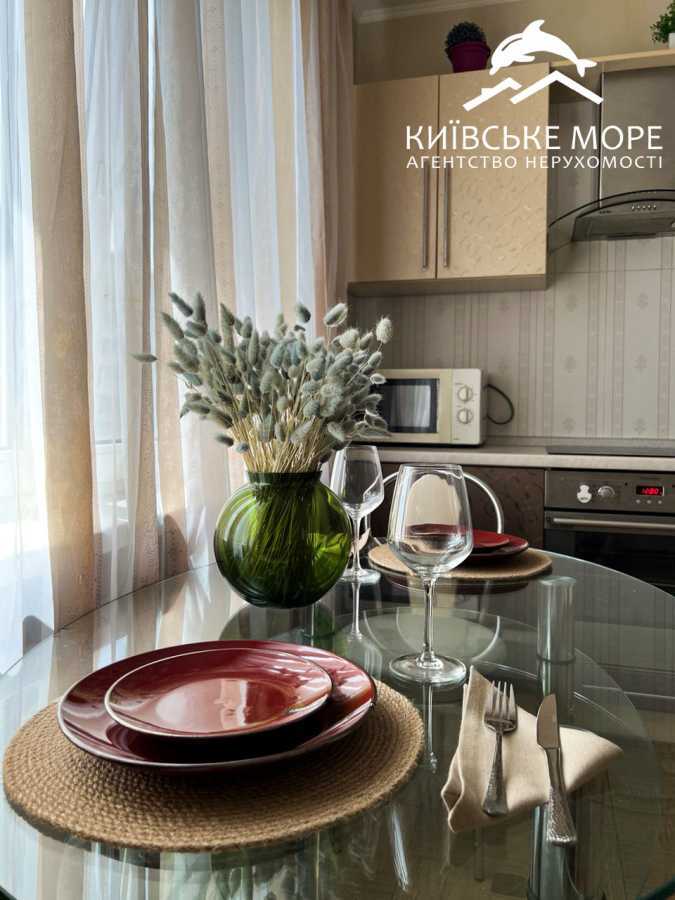 Продажа 2-комнатной квартиры 73 м², Краковская ул., 13В