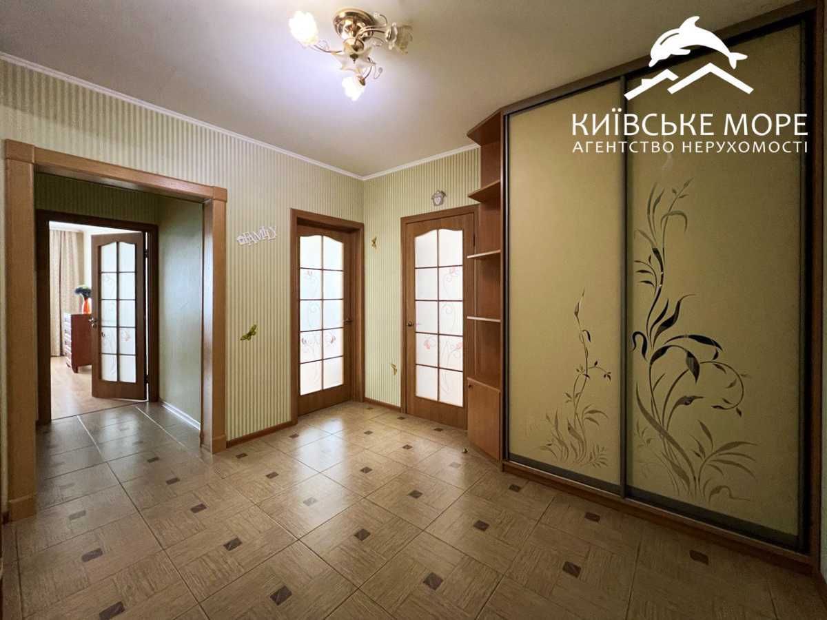 Продаж 2-кімнатної квартири 73 м², Краківська вул., 13В