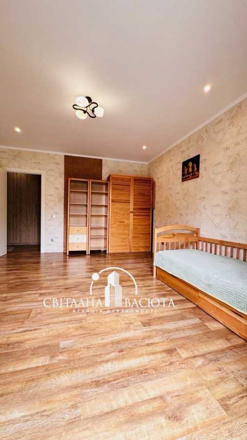 Продаж 2-кімнатної квартири 63 м², Метрологічна вул., 7А