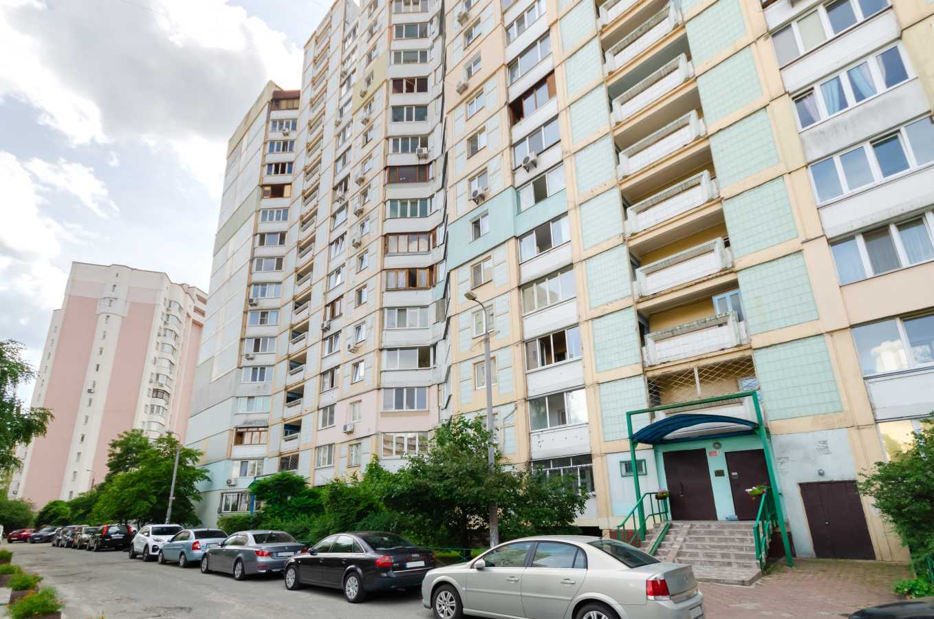 Продаж 2-кімнатної квартири 67 м², Вишняківська вул., 13Б