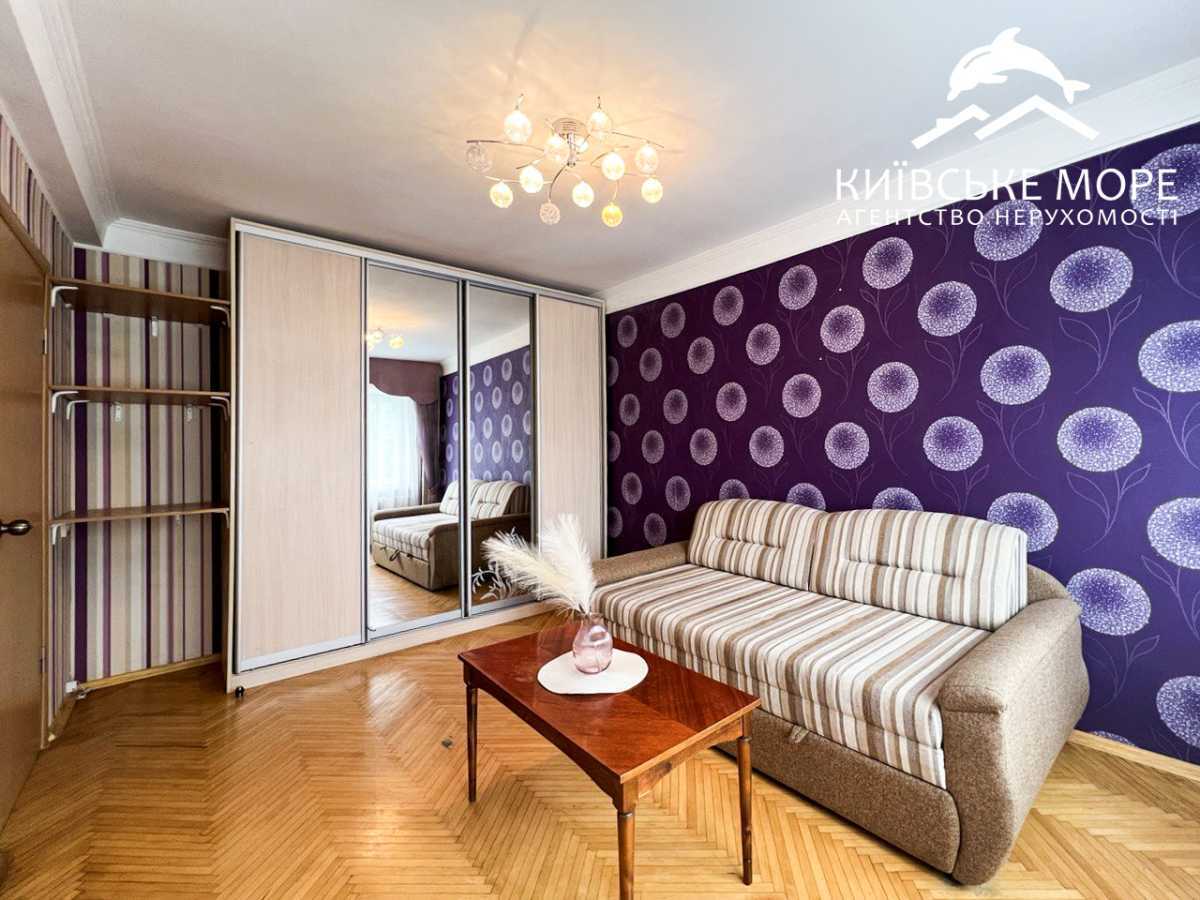 Продаж 2-кімнатної квартири 48 м², Братиславська вул., 8