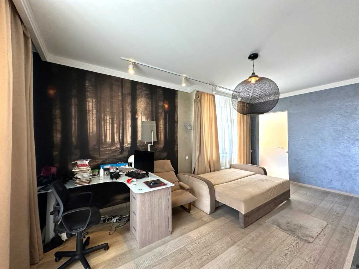 Продаж 3-кімнатної квартири 118 м², Парково-Сирецька вул., 4в