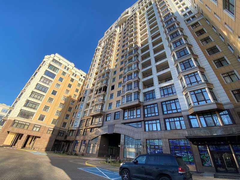 Продажа 4-комнатной квартиры 242.7 м², Михаила Грушевского ул., 9А