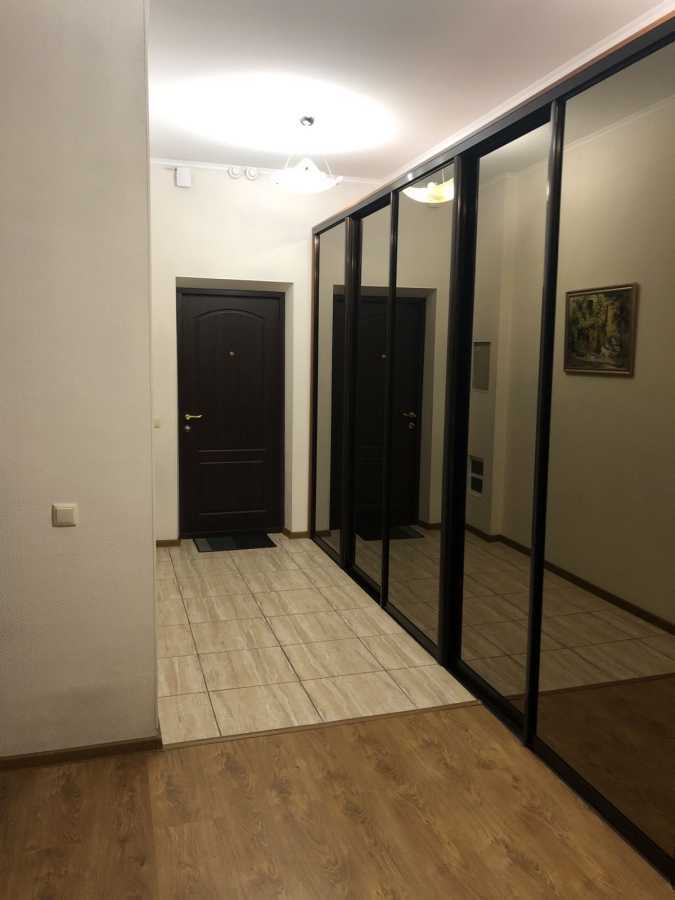 Продаж 2-кімнатної квартири 94.2 м², Срібнокільська вул., 3В