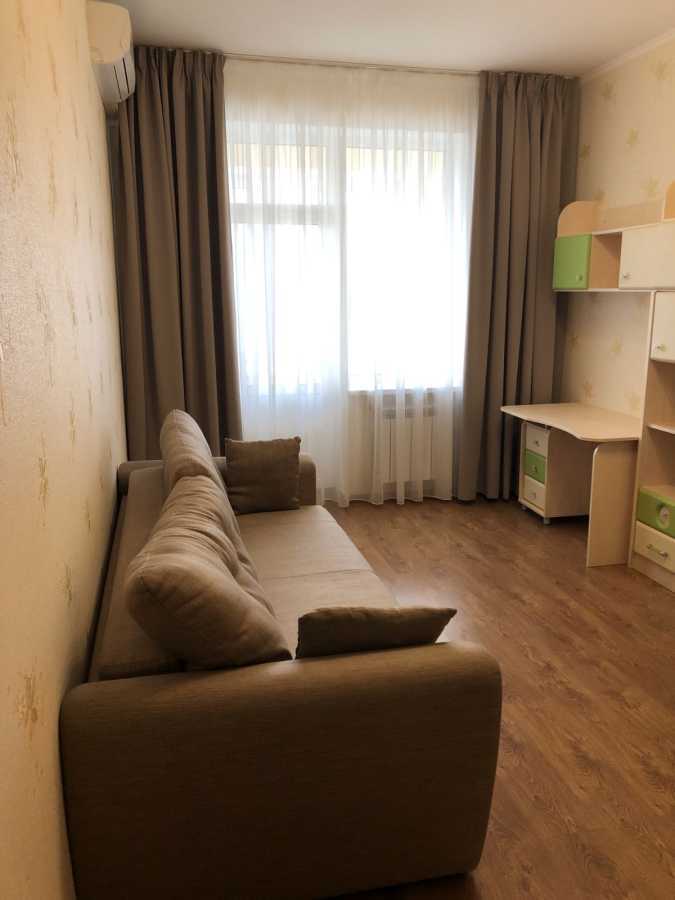 Продаж 2-кімнатної квартири 94.2 м², Срібнокільська вул., 3В