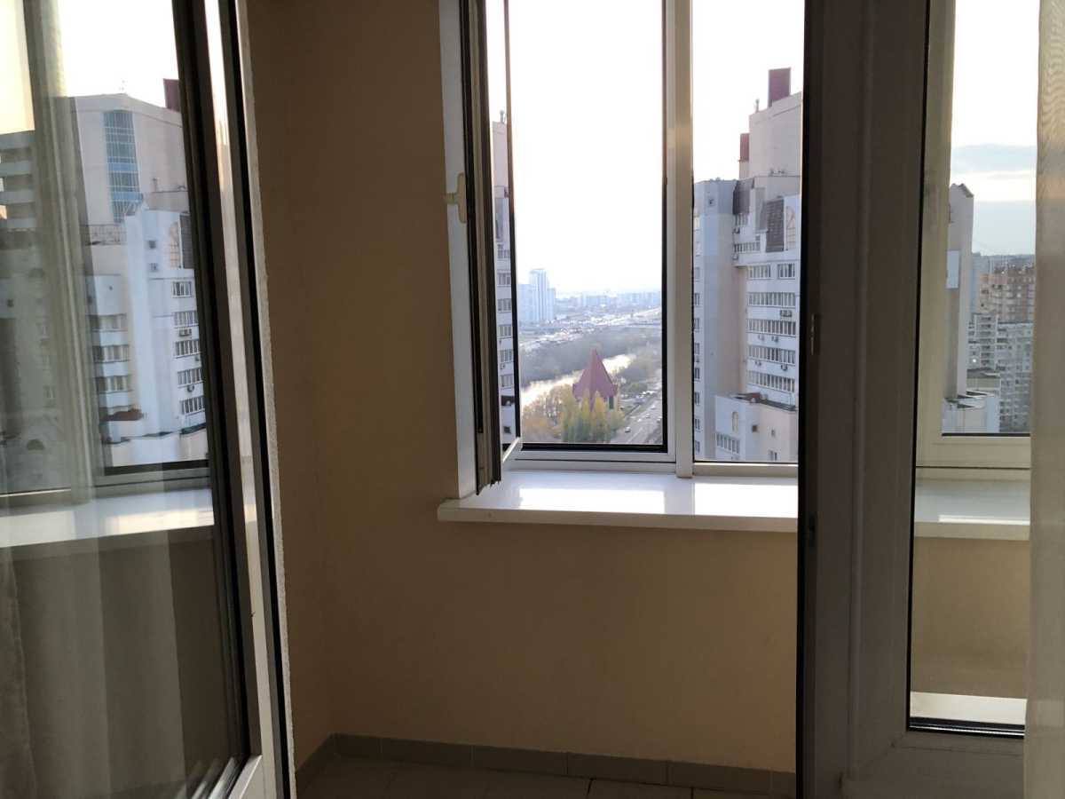 Продаж 2-кімнатної квартири 94.2 м², Срібнокільська вул., 3В