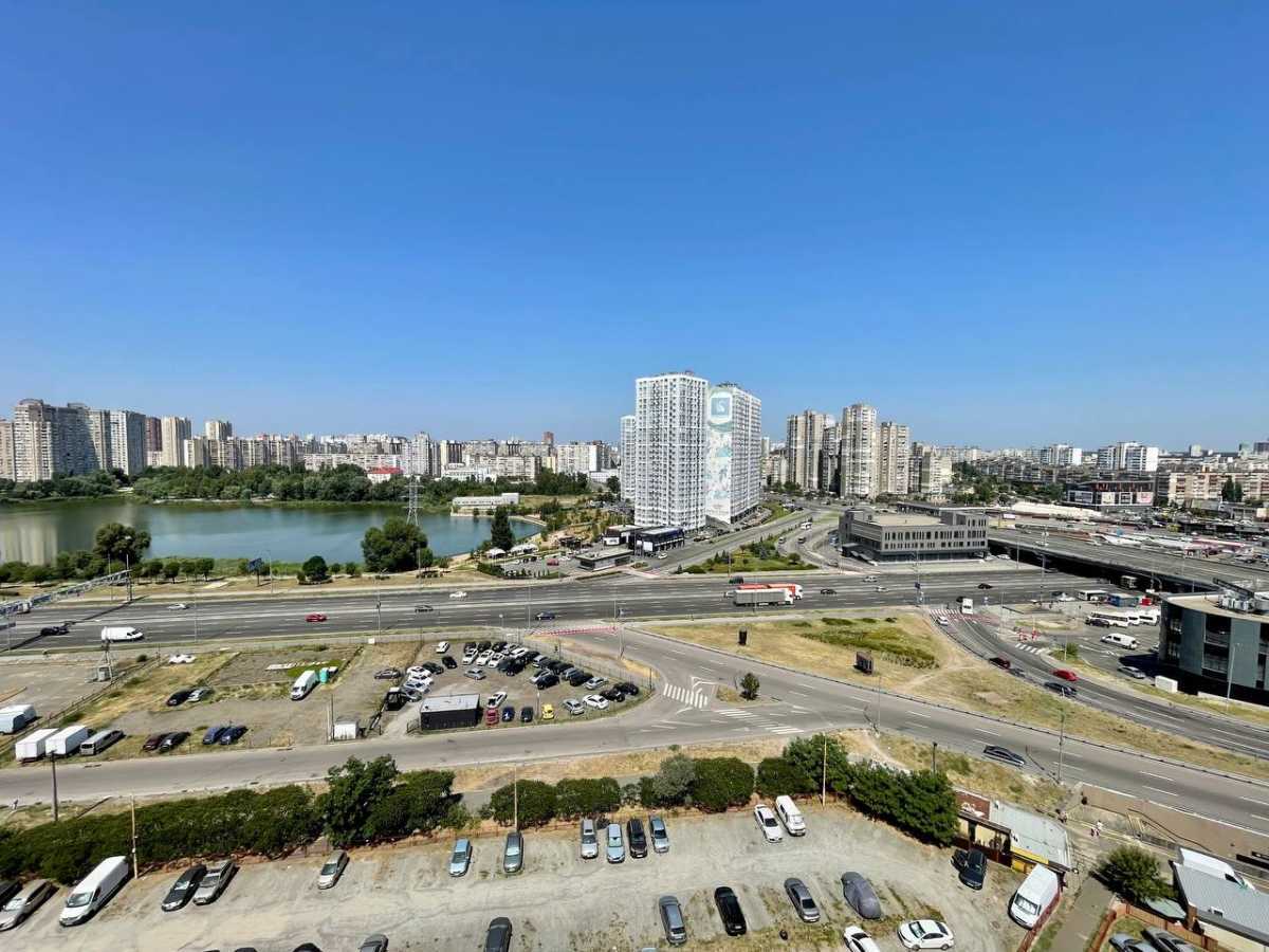 Продажа 3-комнатной квартиры 105 м², Николая Бажана просп., 36