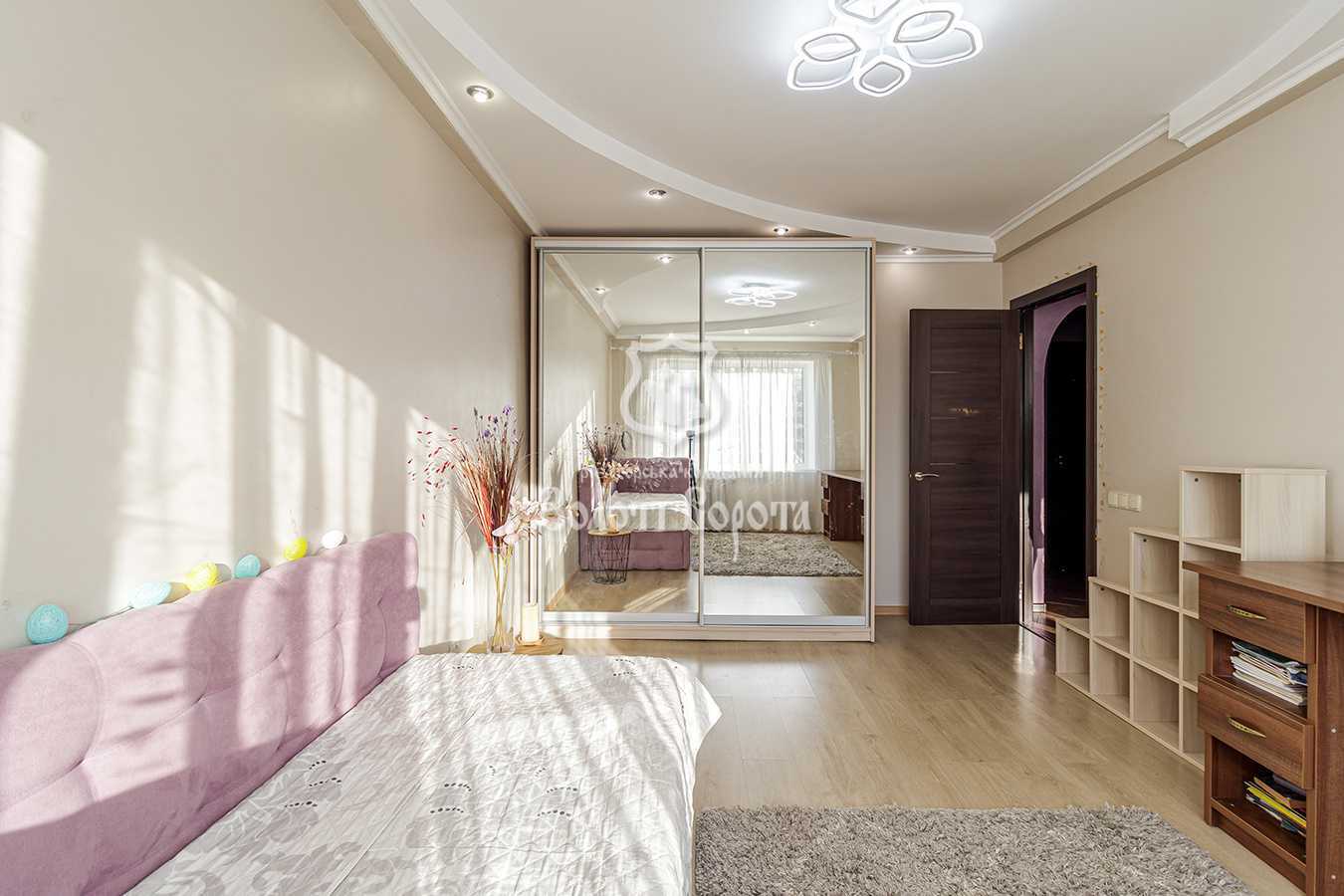 Продаж 3-кімнатної квартири 61.4 м², Світлицького вул., 13