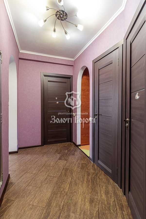 Продаж 3-кімнатної квартири 61.4 м², Світлицького вул., 13