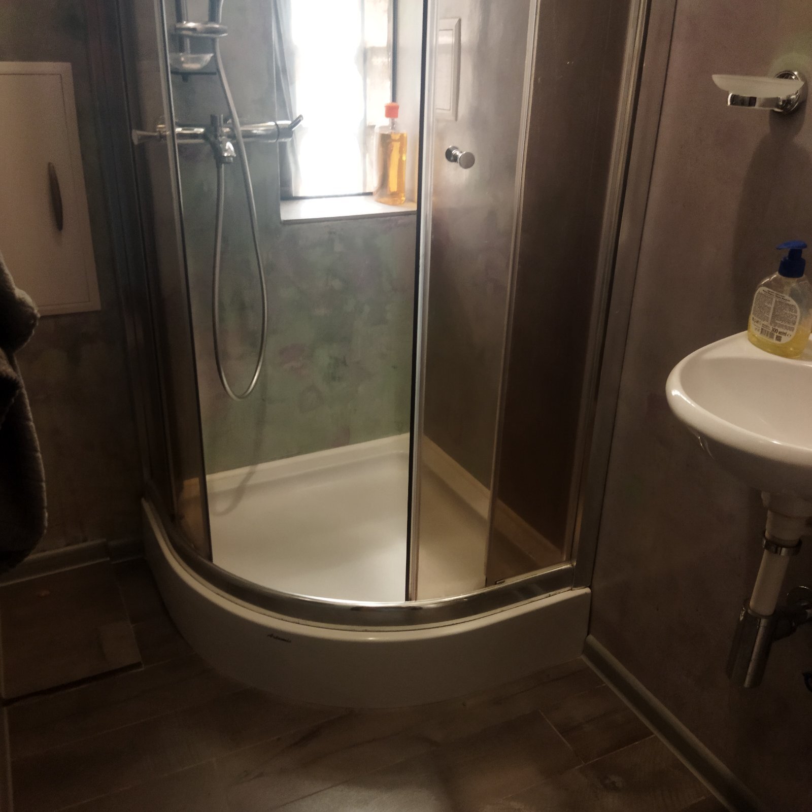 Оренда 3-кімнатної квартири 58 м², Воскресенська вул., 6А