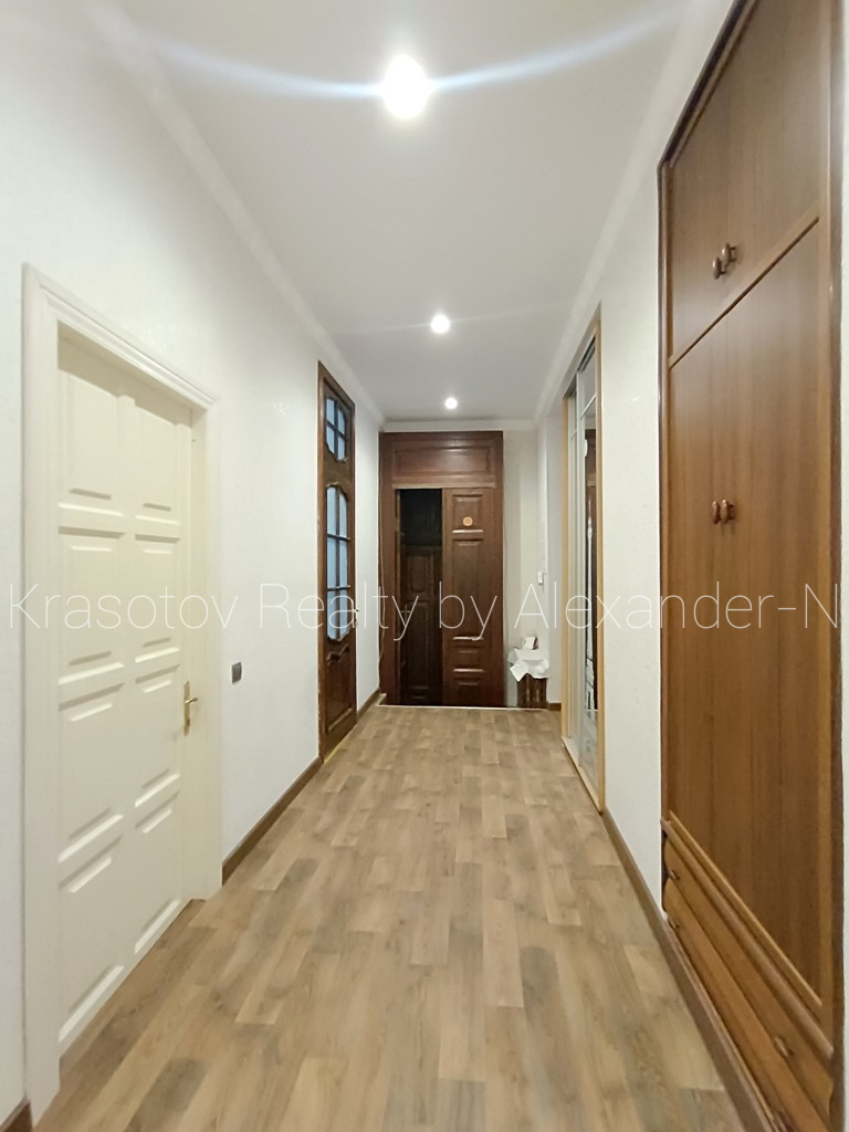 Продажа 3-комнатной квартиры 93 м², Шмидта Лейтенанта ул., 20