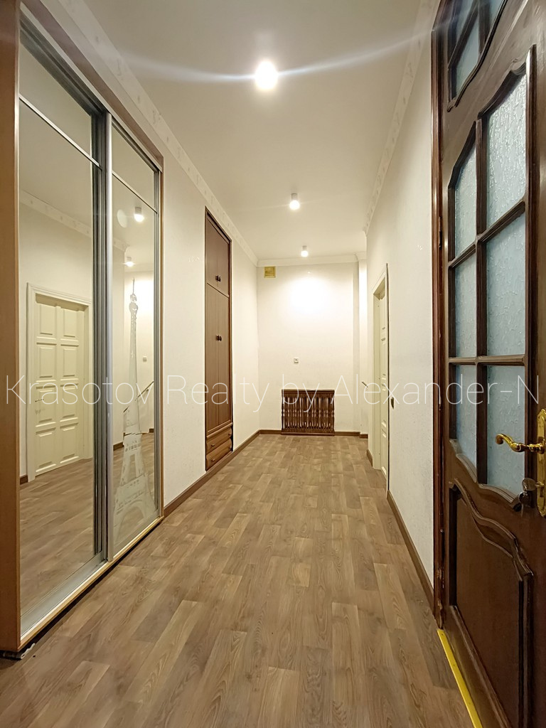 Продажа 3-комнатной квартиры 93 м², Шмидта Лейтенанта ул., 20