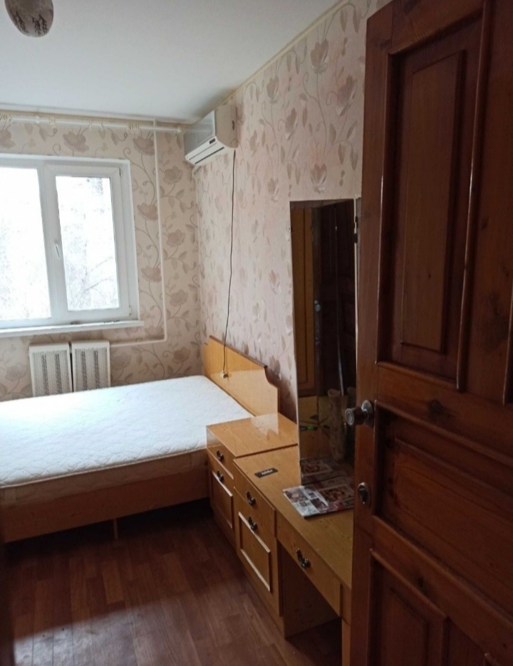 Продаж 4-кімнатної квартири 65 м², Генерала Бочарова вул.