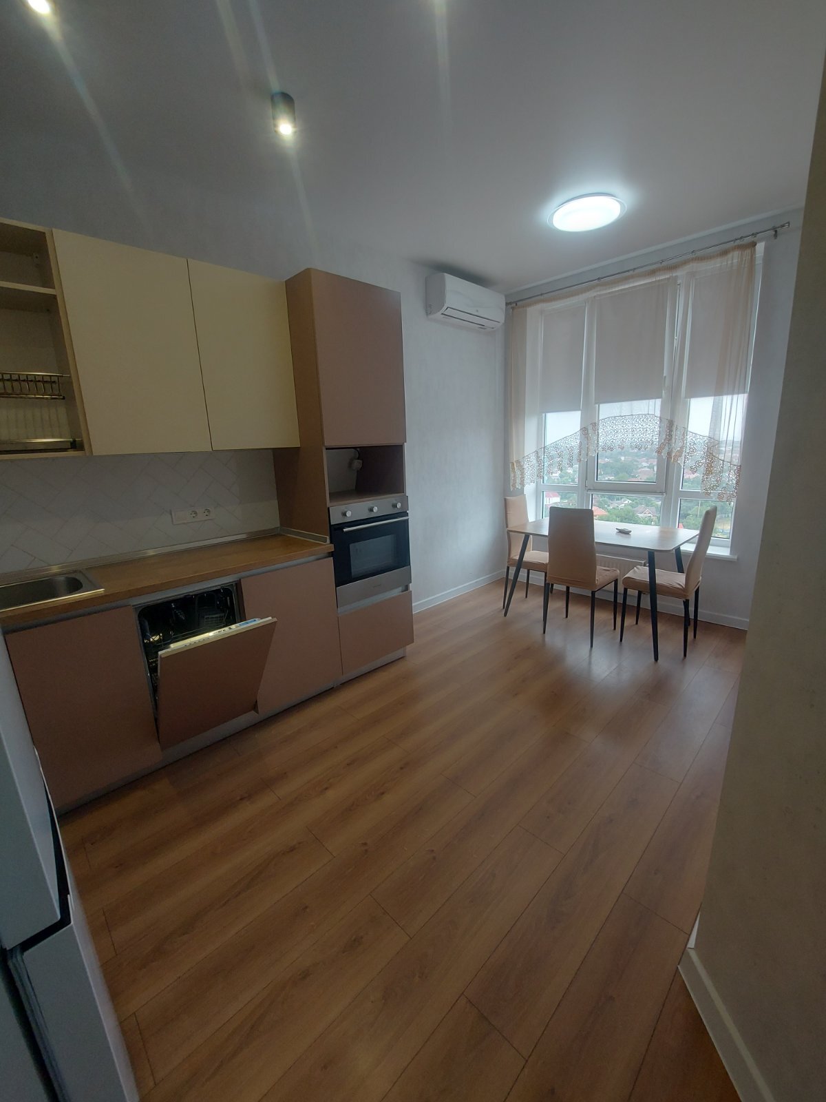 Оренда 2-кімнатної квартири 60 м², Толбухина вул., 135