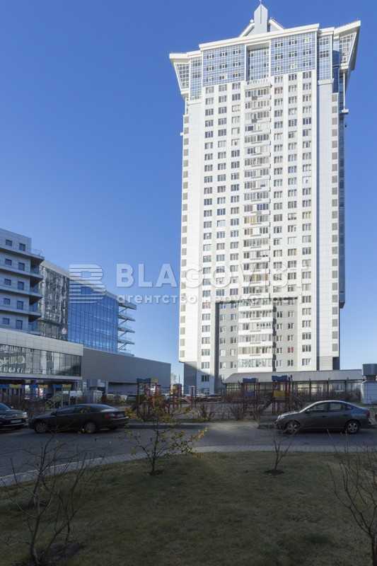 Продажа 3-комнатной квартиры 120 м², Днепровская наб., 1б