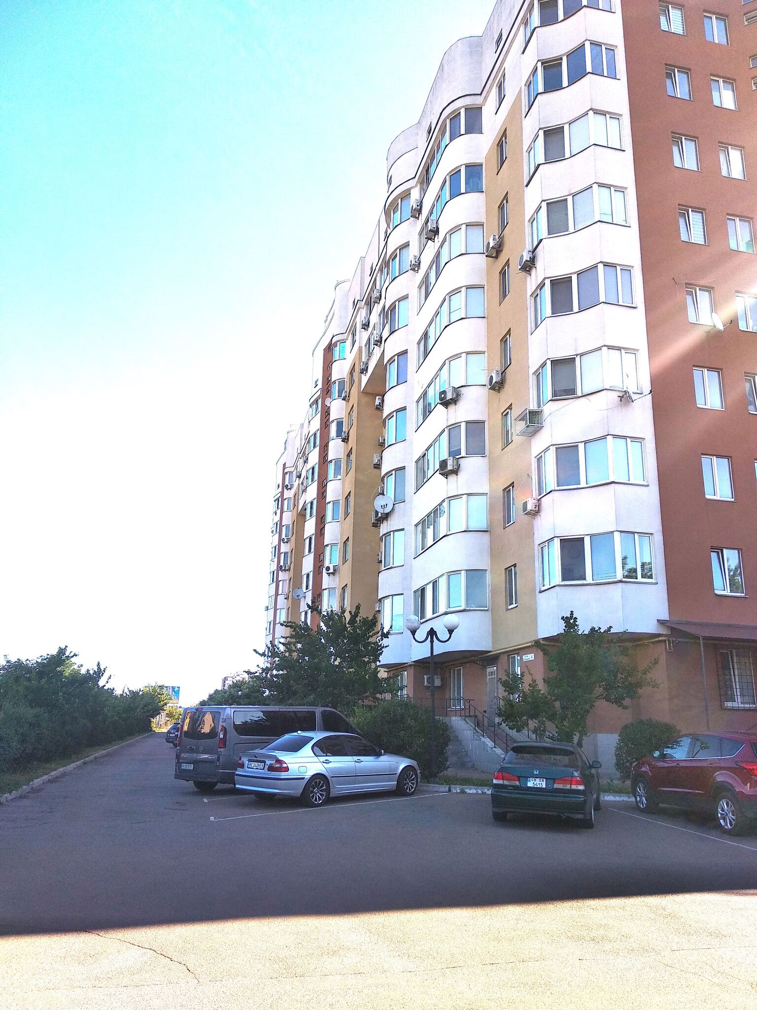 Продаж 1-кімнатної квартири 49 м², Симоненко вул., 4