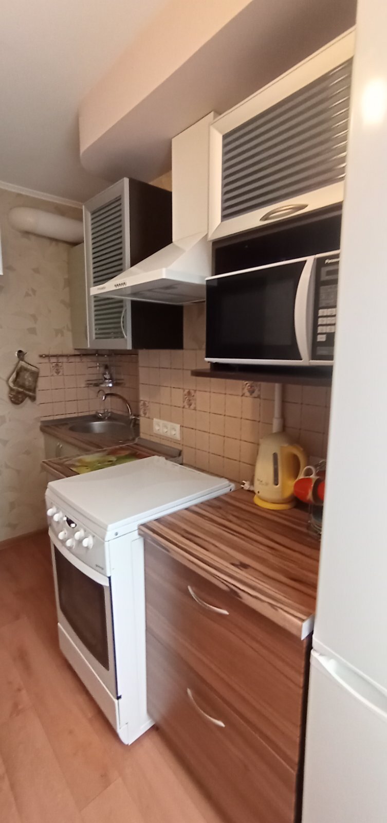 Продажа 3-комнатной квартиры 57 м², Янтарная ул., 75